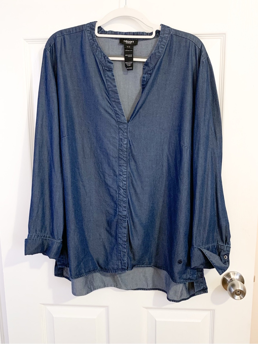 Olsen Europe Indigo V-Neck Chambray top - size XL